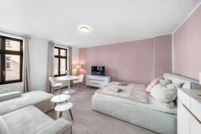 LeHaStays - Apartment Buckau 14 I Küche I WLAN I SmartTV I Innenhof